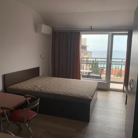 Marina Bay Saint Vlas Apartment
